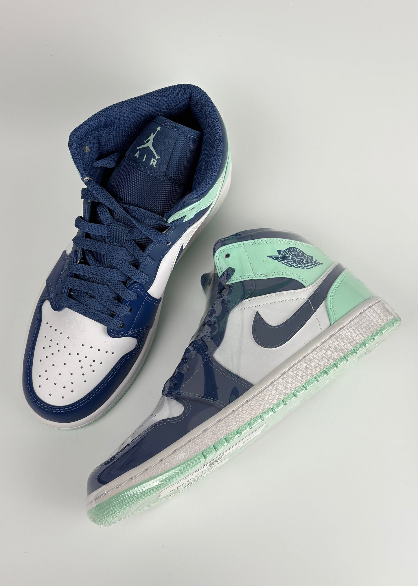 Jordan 1 Mid 'Mystic Navy Mint Foam'