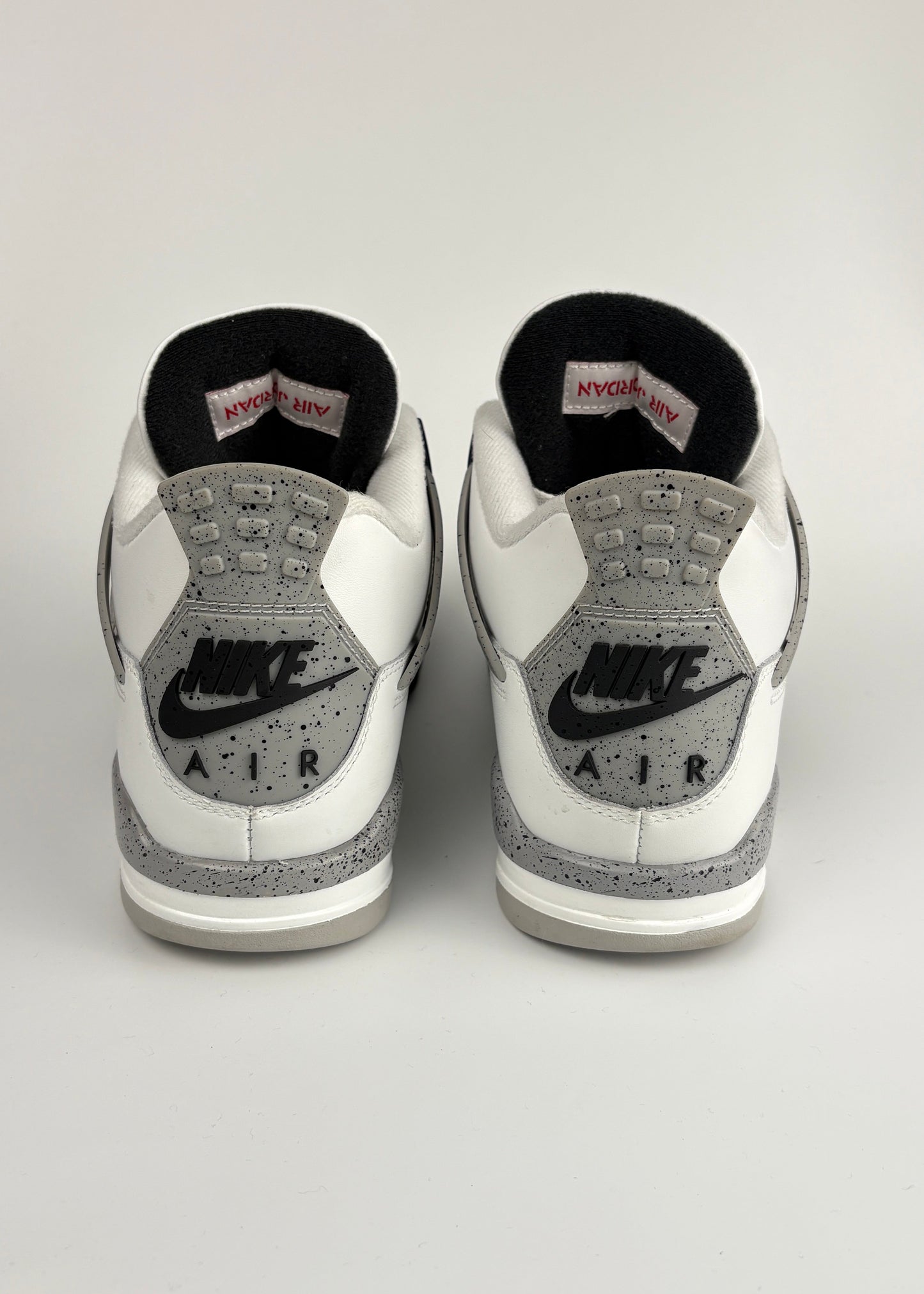 Jordan 4 Retro 'White Cement (2025)'