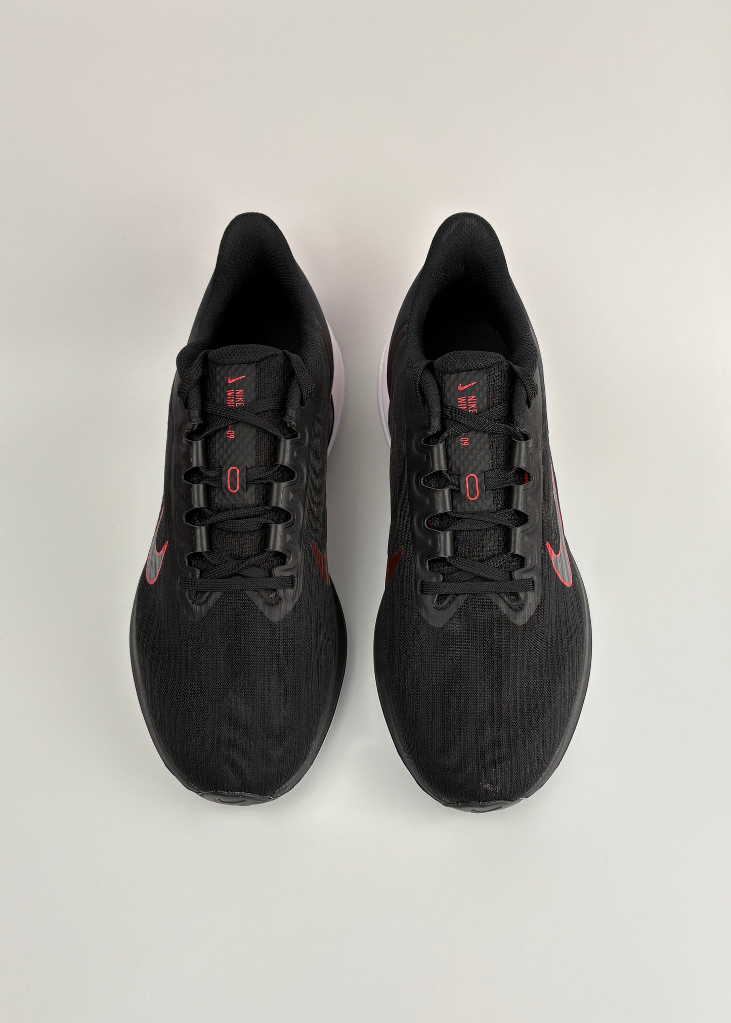Nike Air Winflo 9 'Black University Red'