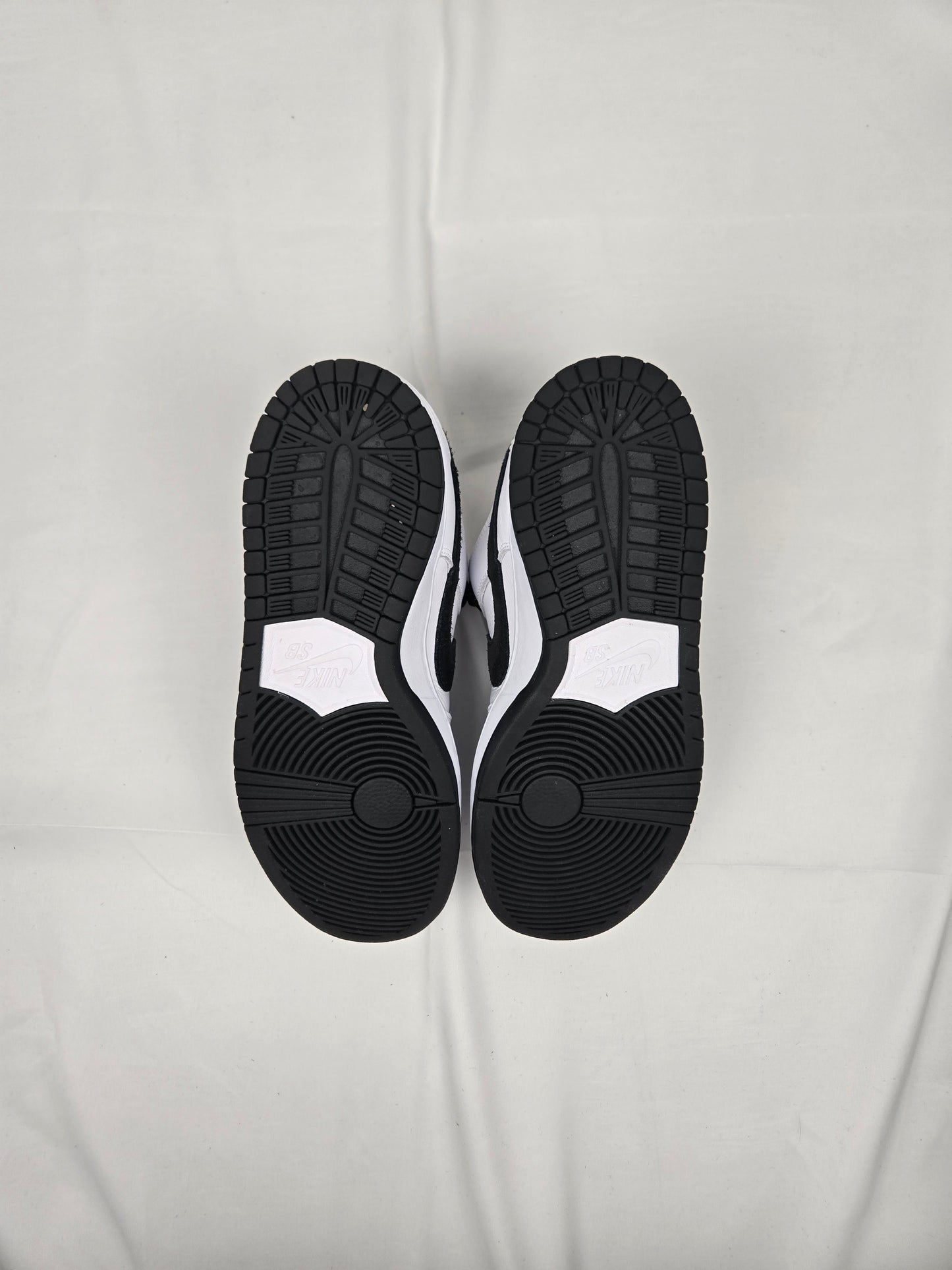 Nike SB Dunk Low 'White Black'