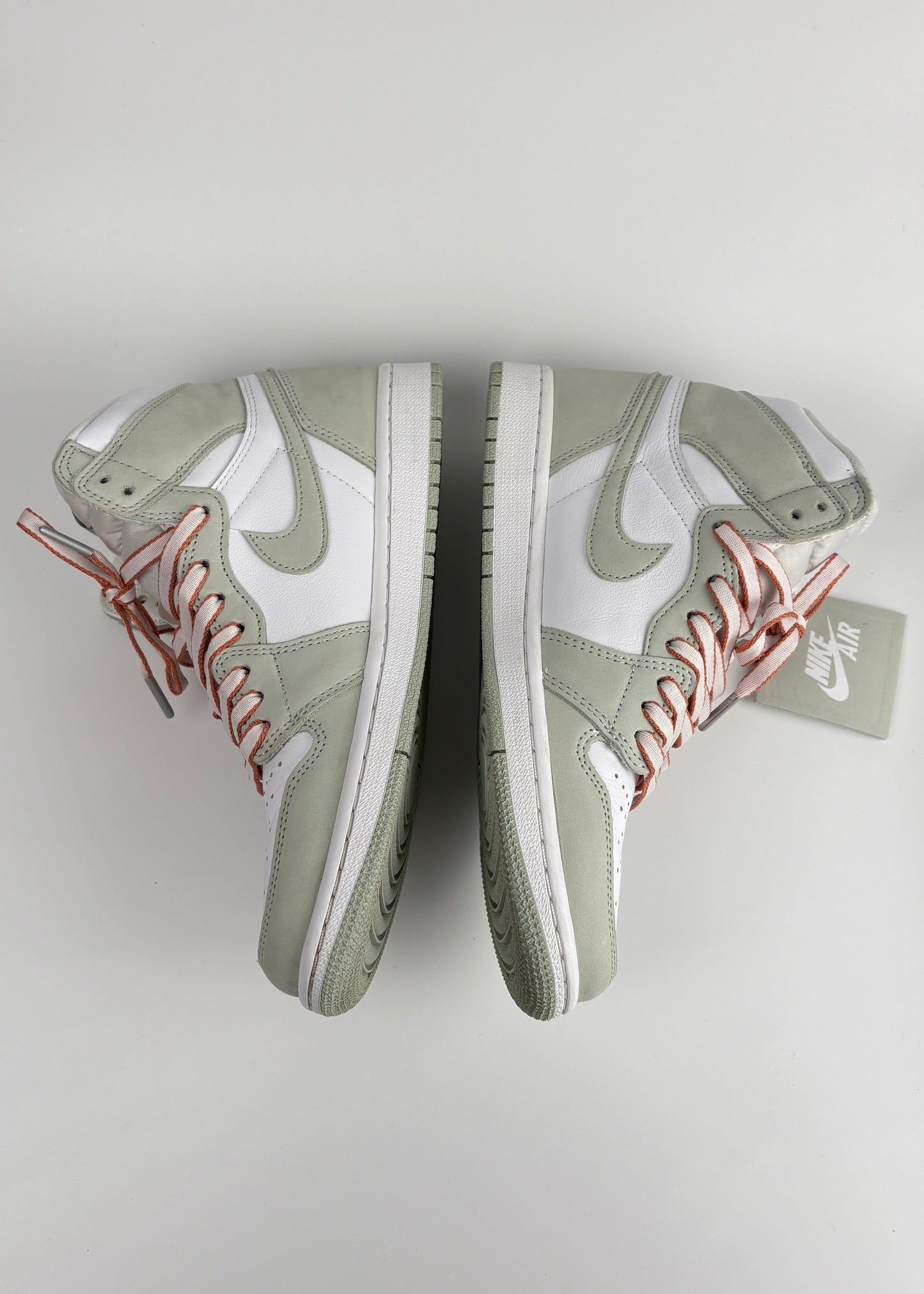 Jordan 1 Retro High OG 'Seafoam'