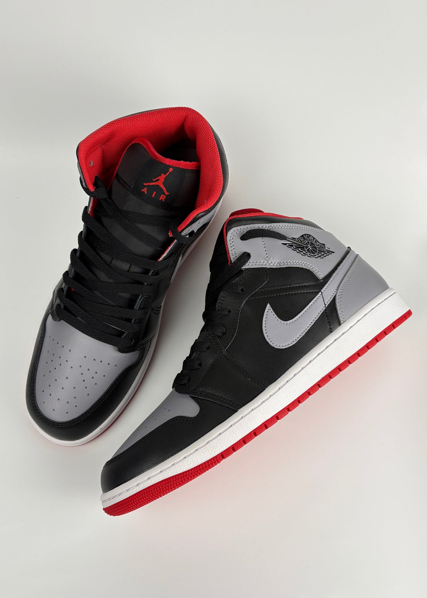 Jordan 1 Mid 'Bred Shadow'
