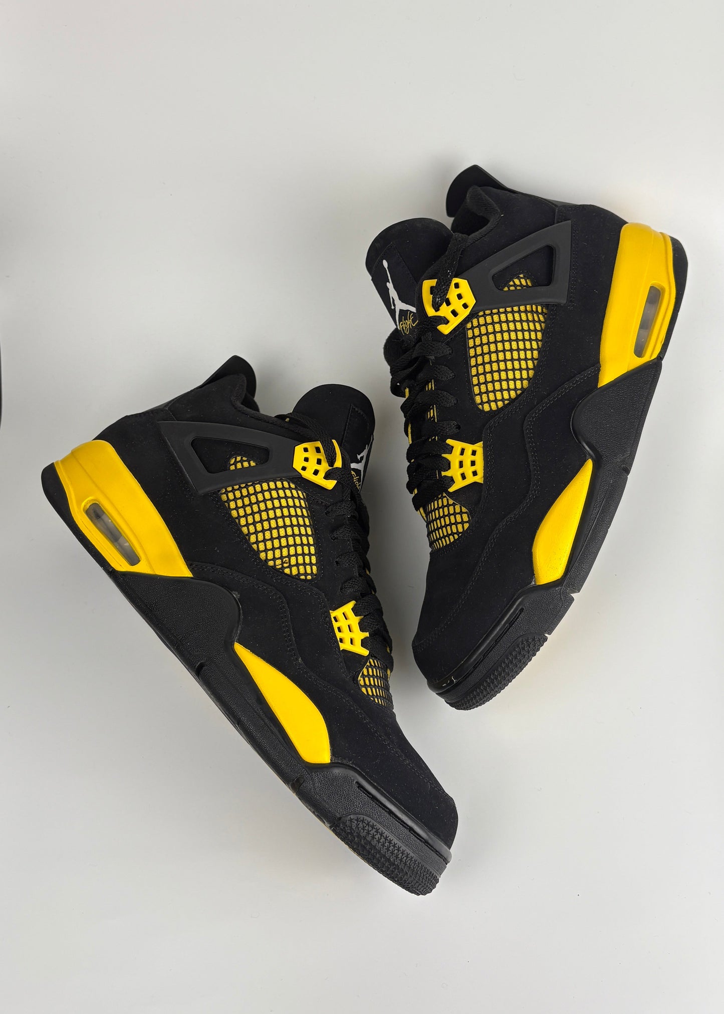 Jordan 4 Retro Thunder (2023)
