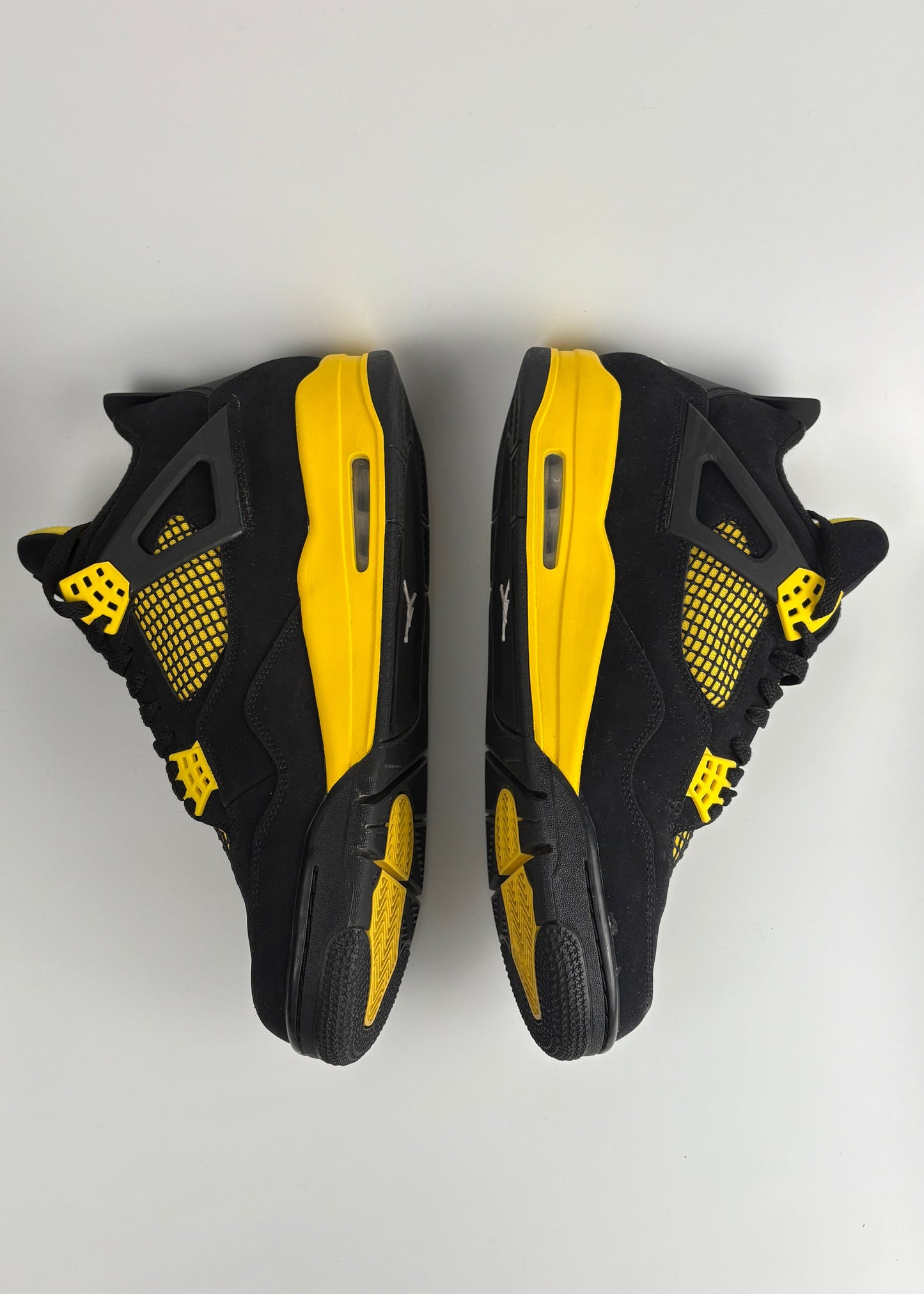 Jordan 4 Retro Thunder (2023)