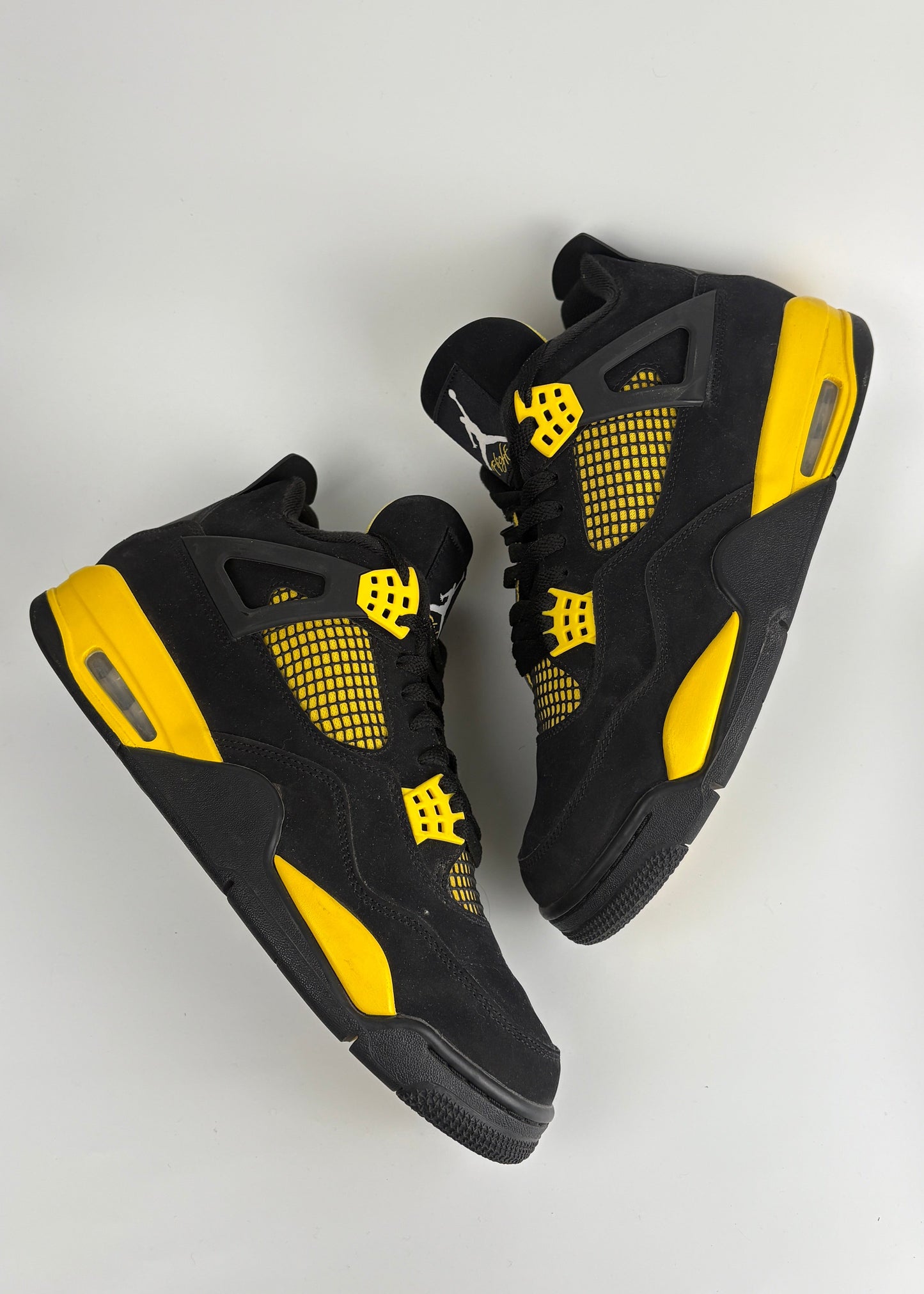 Jordan 4 Retro Thunder (2023)