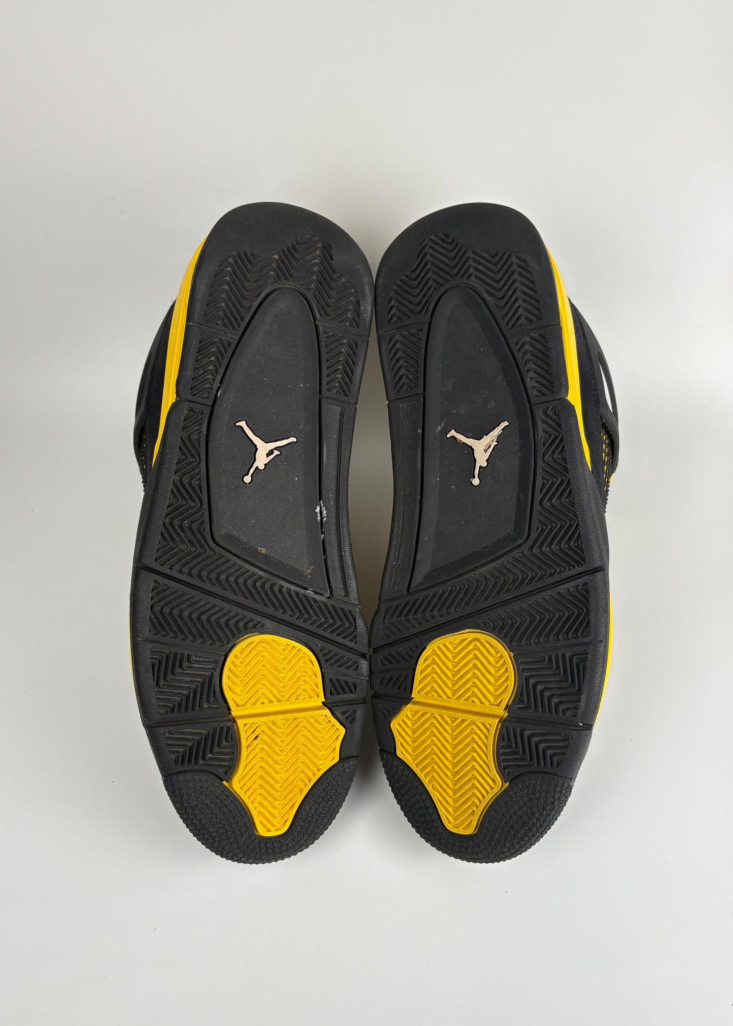 Jordan 4 Retro Thunder (2023)
