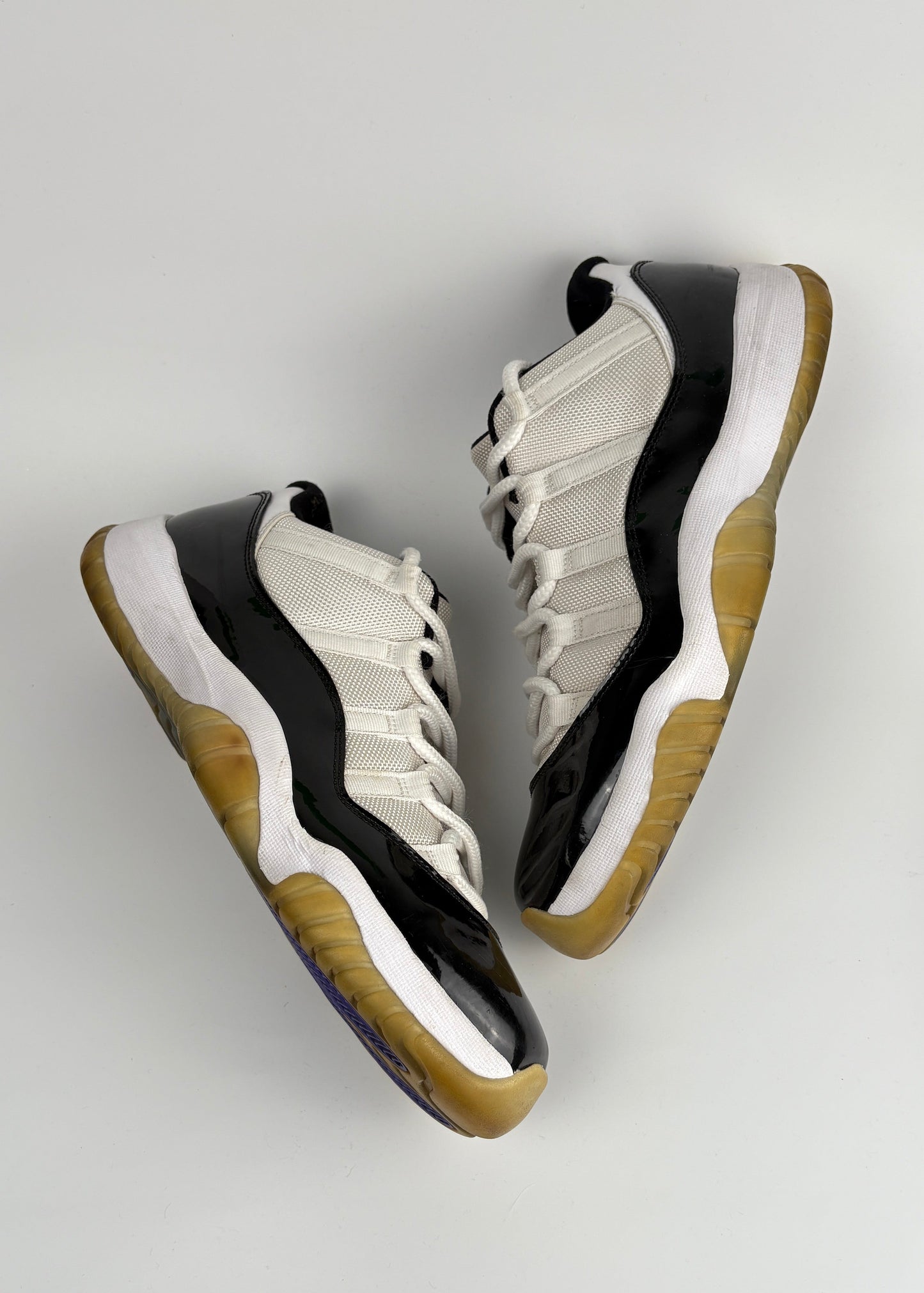 Jordan 11 Retro Low 'Concord'