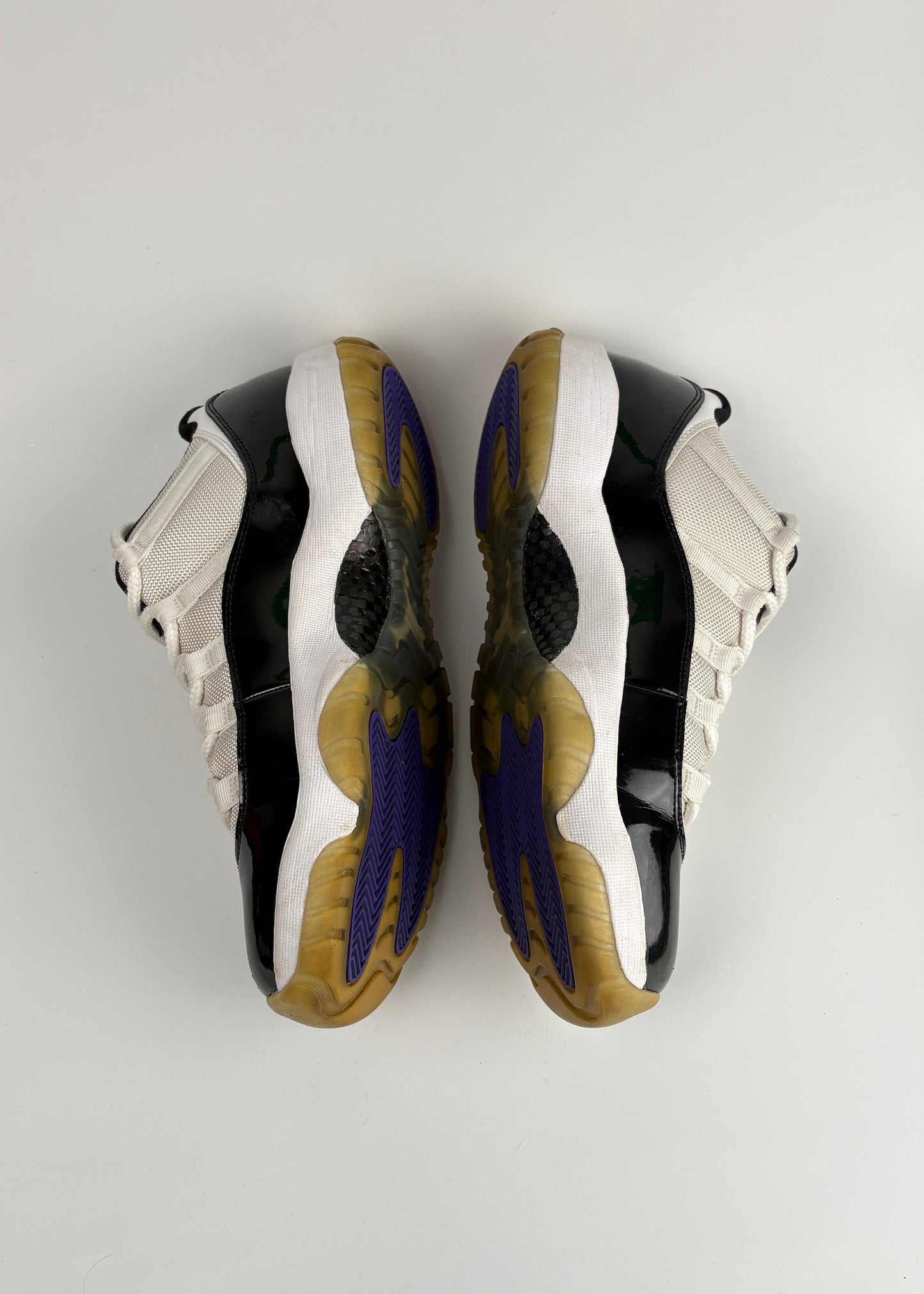 Jordan 11 Retro Low 'Concord'