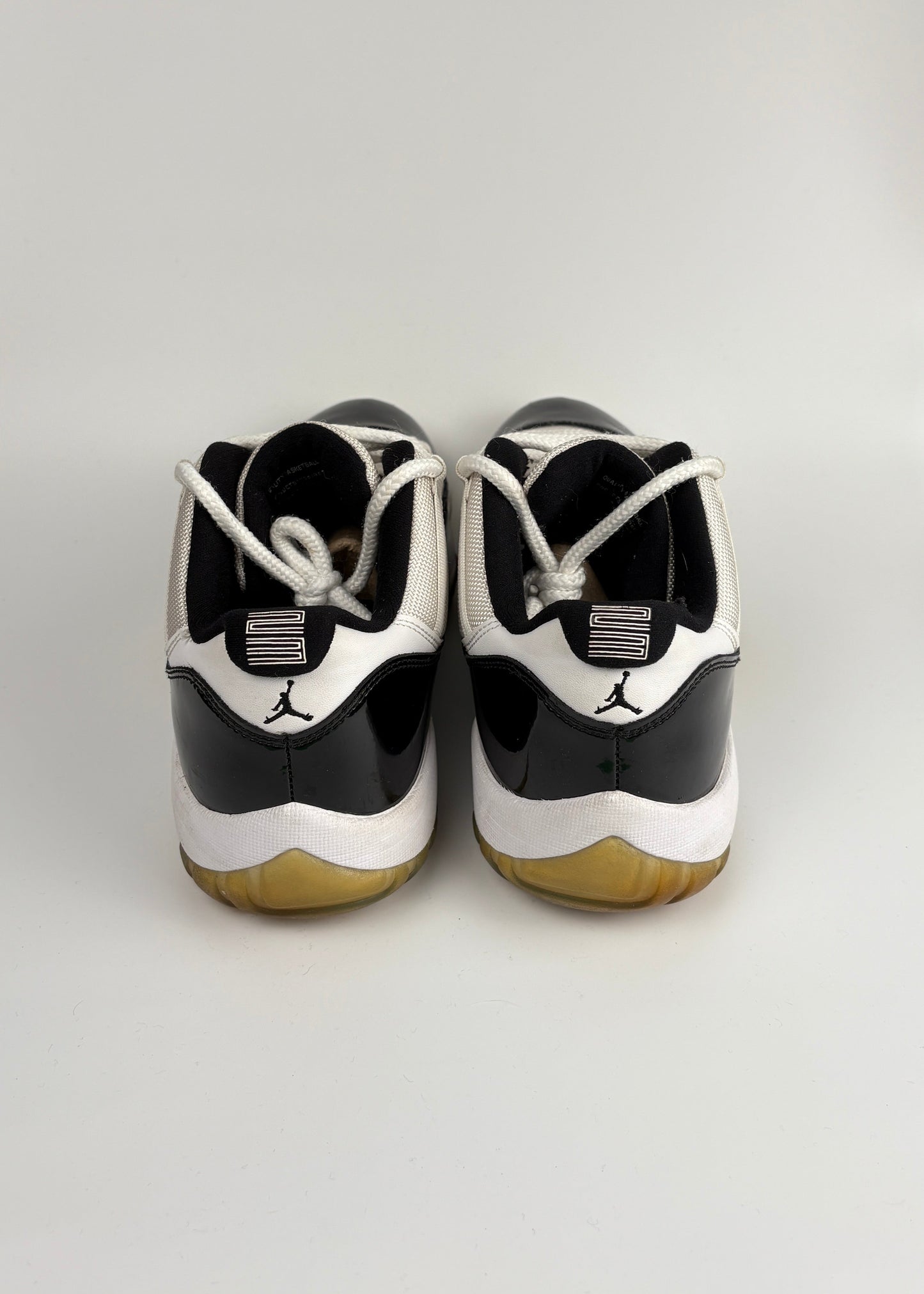 Jordan 11 Retro Low 'Concord'
