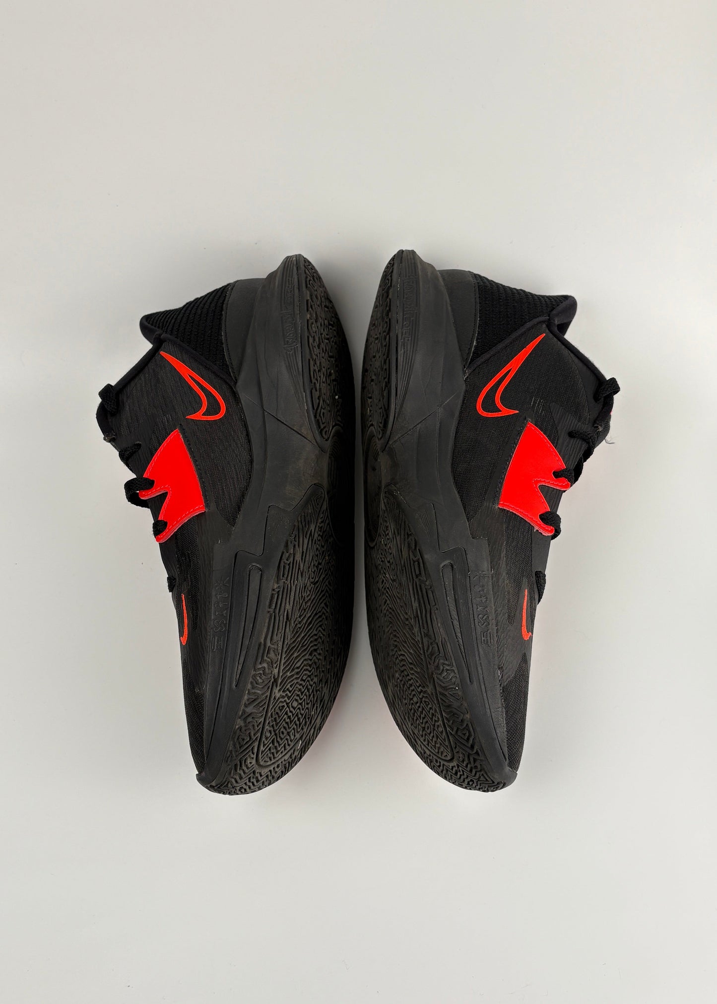 Nike Kyrie Low 5 'Black Bright Crimson'
