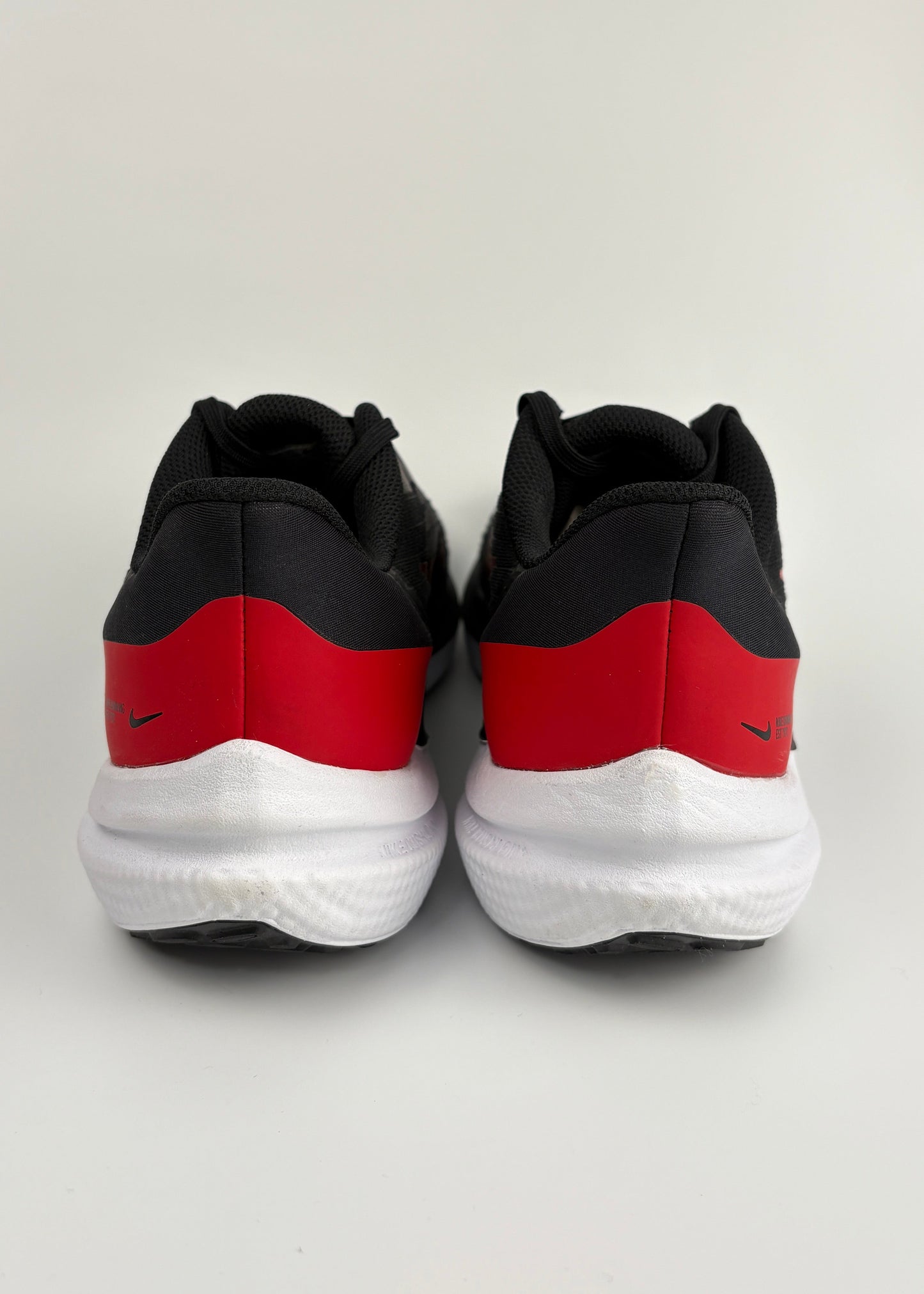 Nike Air Winflo 9 'Black University Red'